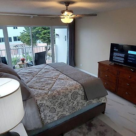 Nassau Harbour Cozy 2 Bedroom Condo Bagian luar foto