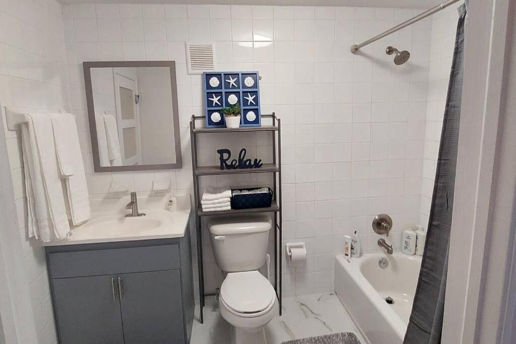 Nassau Harbour Cozy 2 Bedroom Condo Bagian luar foto