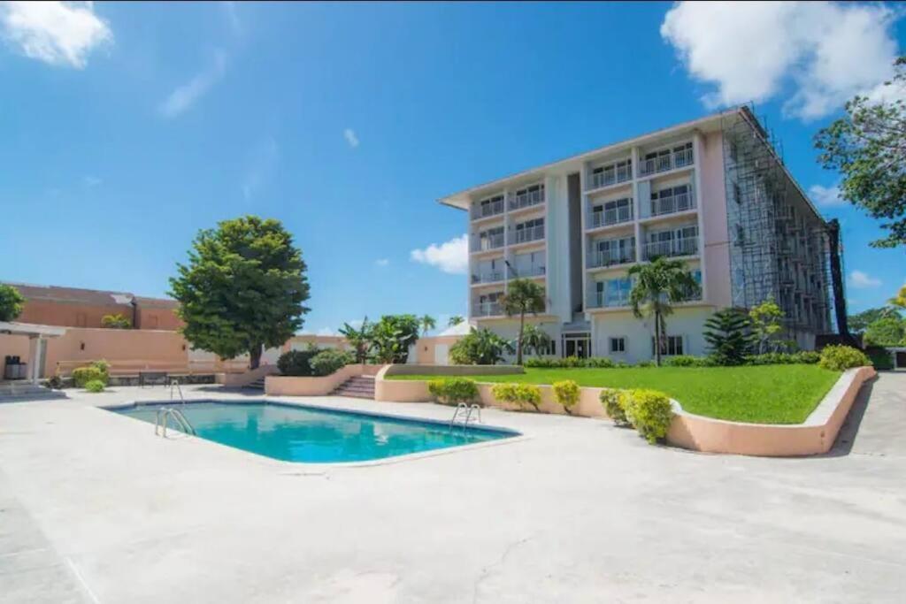 Nassau Harbour Cozy 2 Bedroom Condo Bagian luar foto