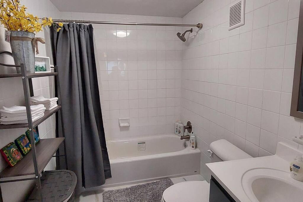 Nassau Harbour Cozy 2 Bedroom Condo Bagian luar foto